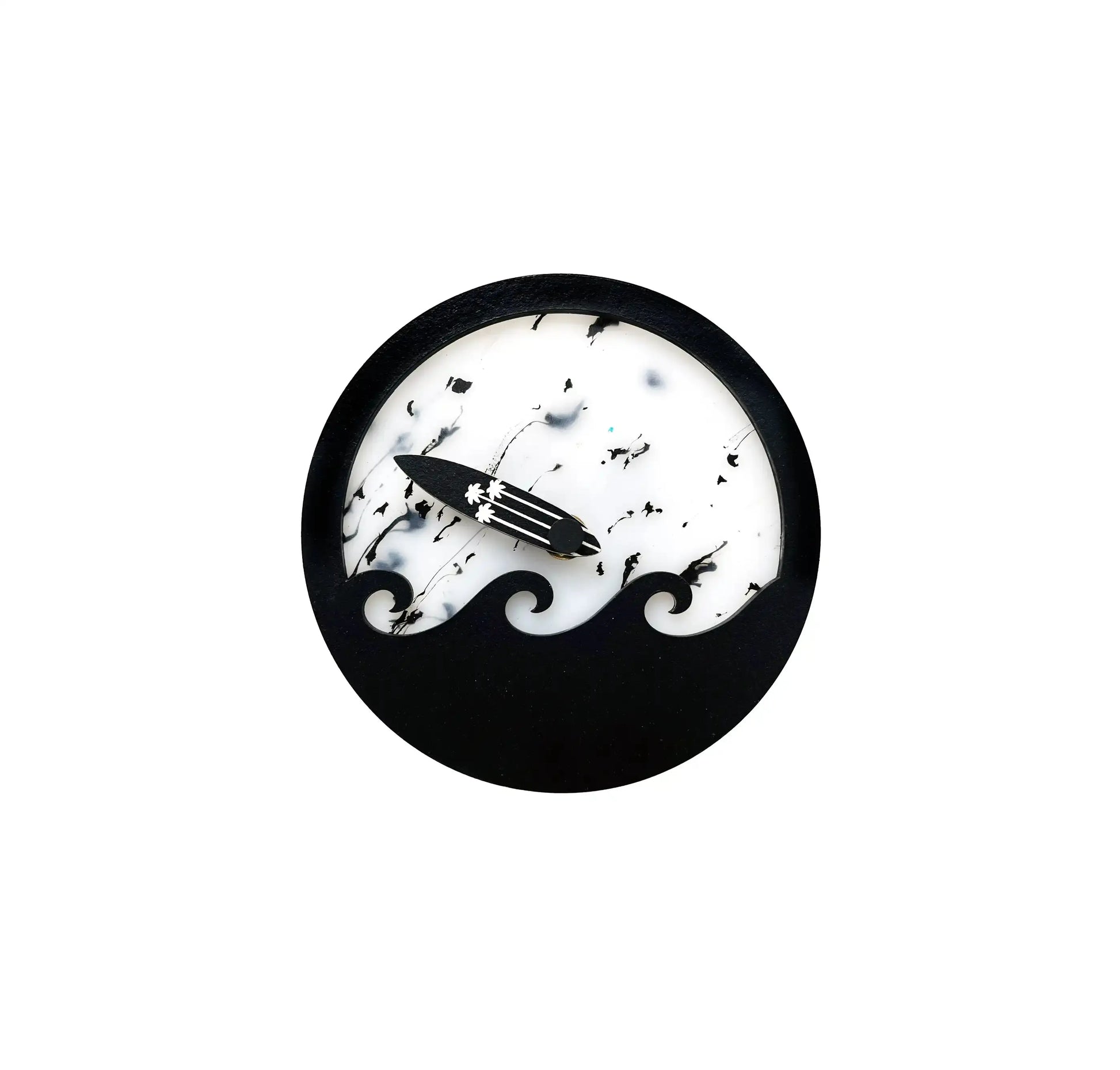 Horloge des marées blanche avec une vague noir en surimpression