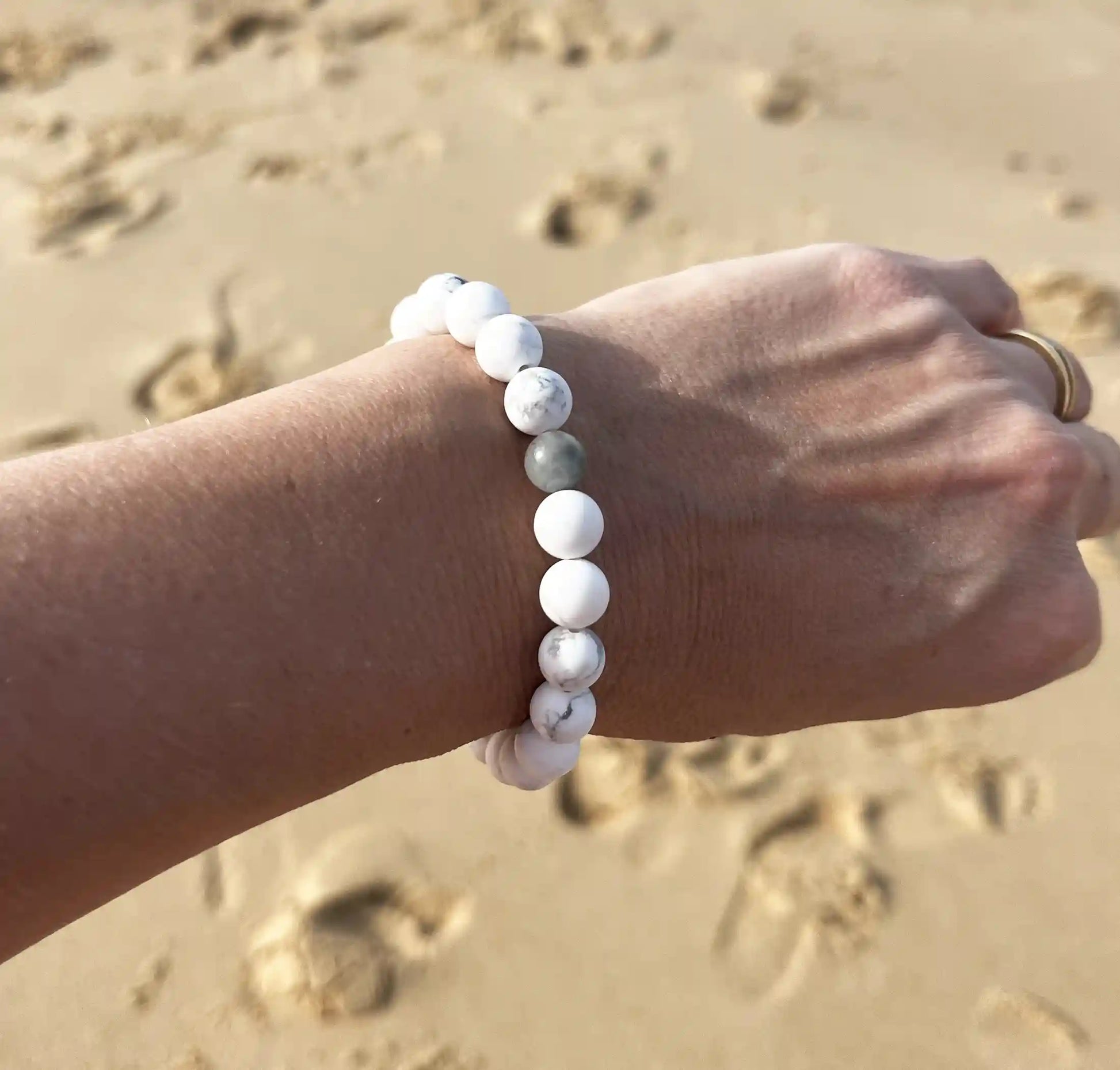 bracelet de perles blanche