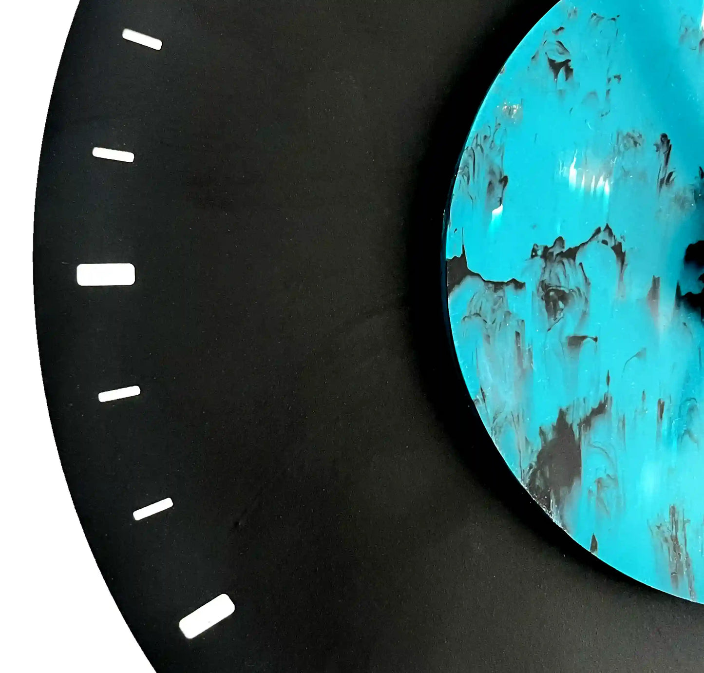 horloge noir et bleu